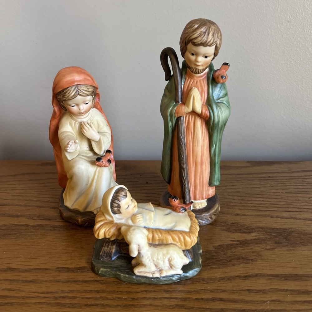 Vintage Nativity Holy Family Jesus Mary Joseph Red Bird Christmas Adorable Rare‎